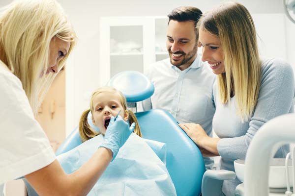 What are the Factors to Consider When Choosing a Family Dentist in Scottsdale?