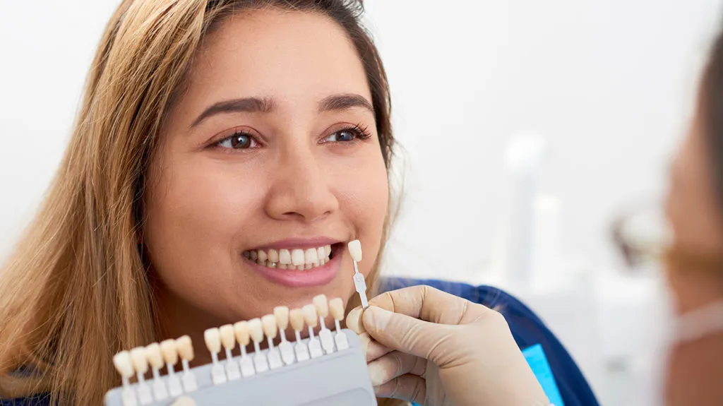 Dental veneers: Fix your cosmetic concerns for that perfect smile